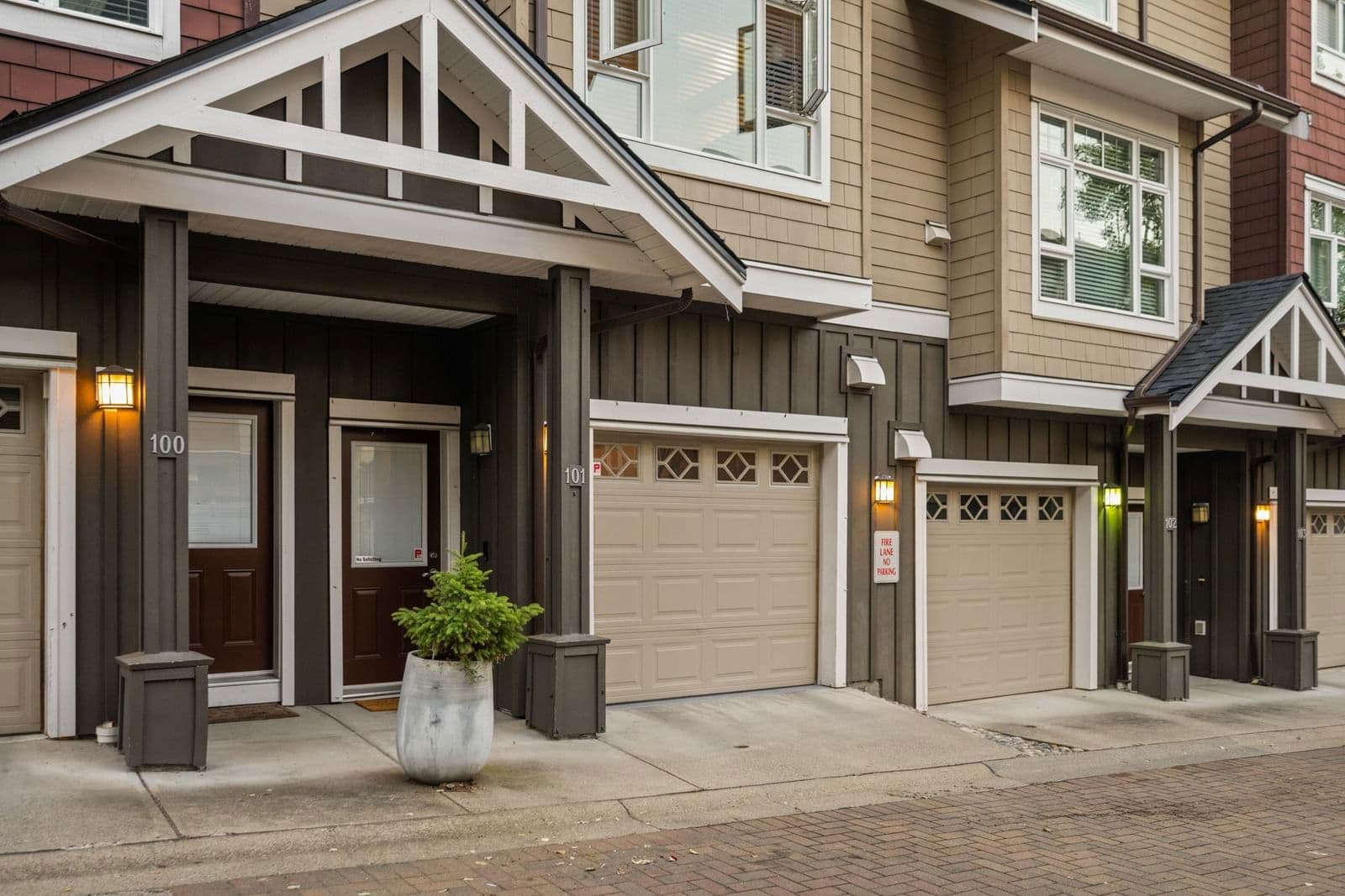 2979 156 Street Unit 101